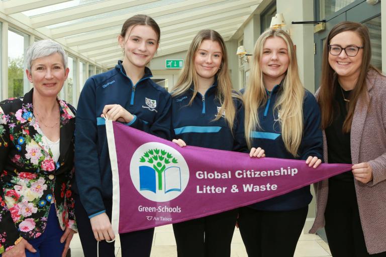 group photo of students for green schools global citizenship for litter and waste